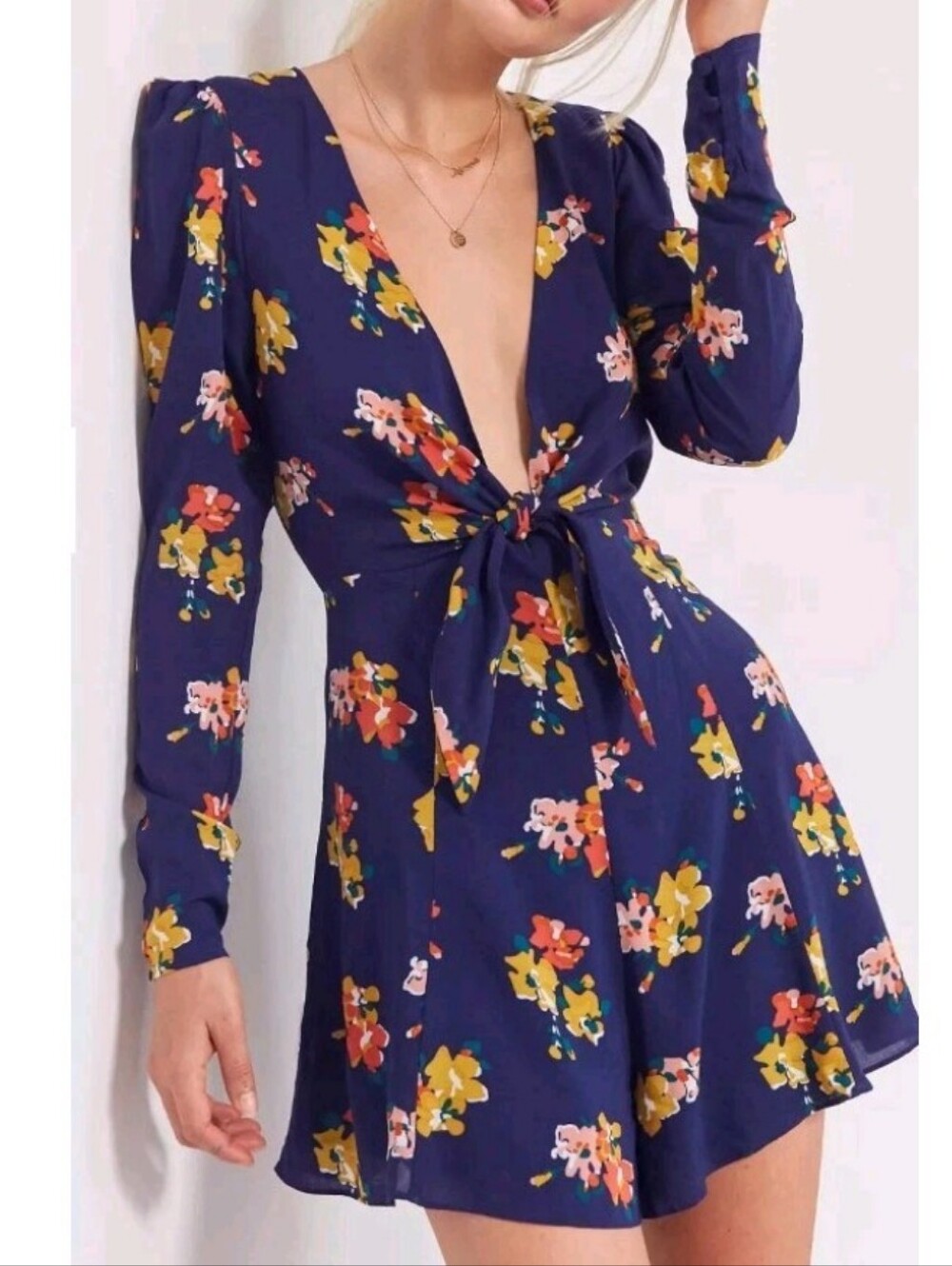 Kimchi Blue Maddie Plunging Tie-Front Romper Size 4 Festival
